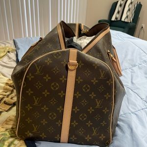 Authentic Louis Vuitton Keepall
Bandouliere Bag
Monogram Canvas
50 Brown